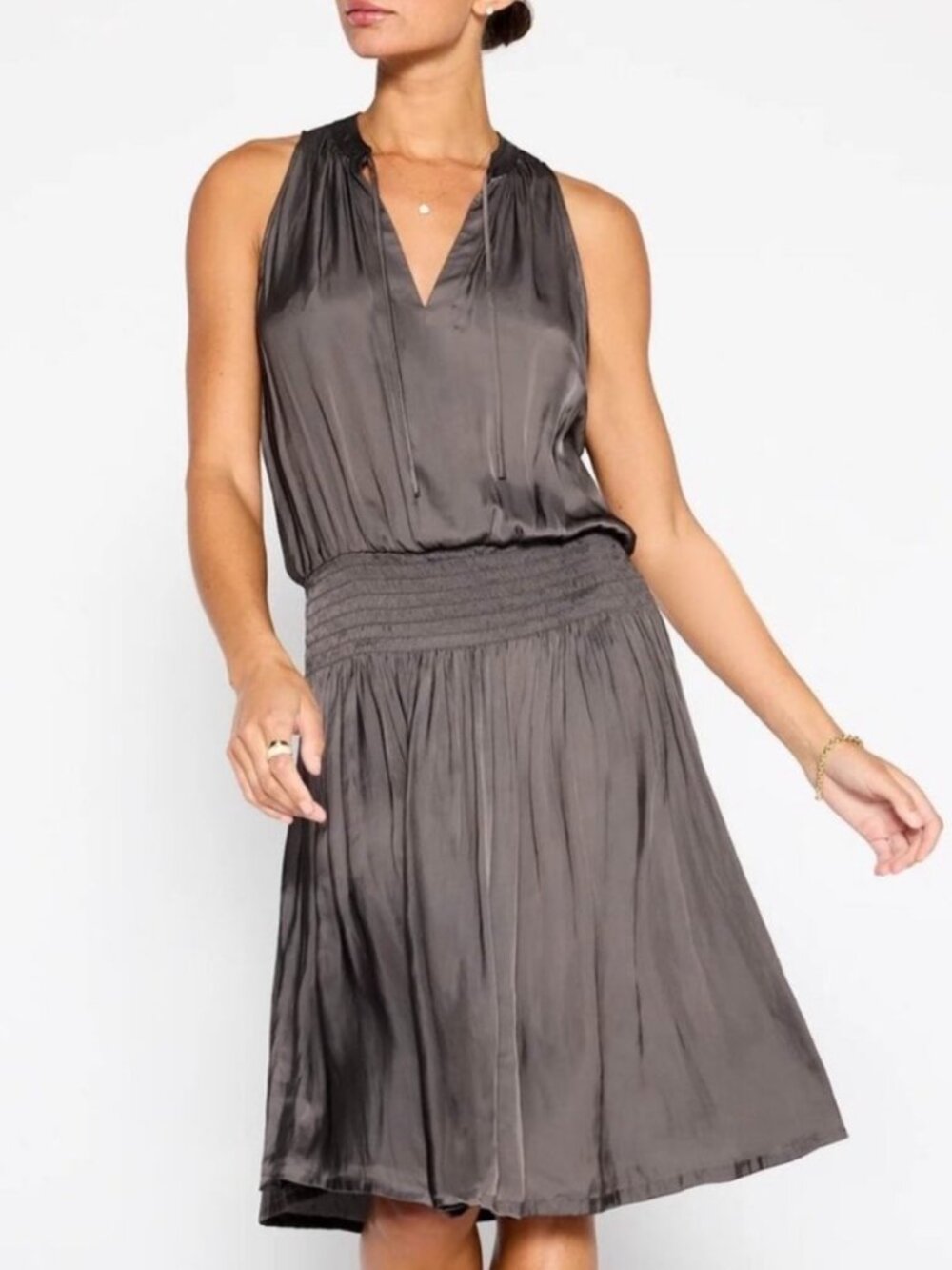 Brochu Walker Francine V-Neck Sleeveless Smocked Waist Midi Dress Gray XS